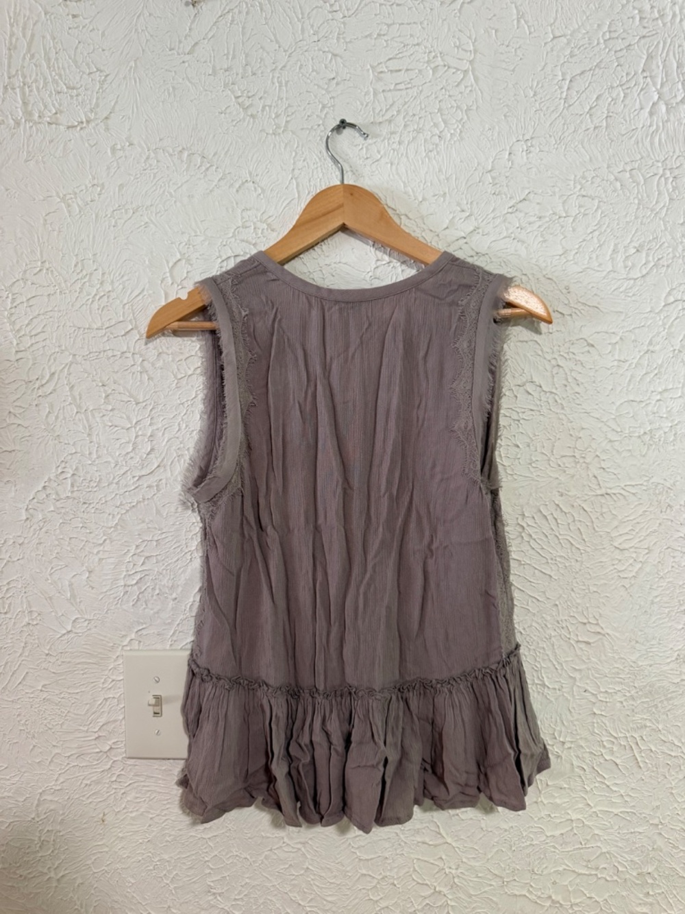American Eagle Mauve Sleeveless Peplum Tank Top Small - Picture 3 of 3